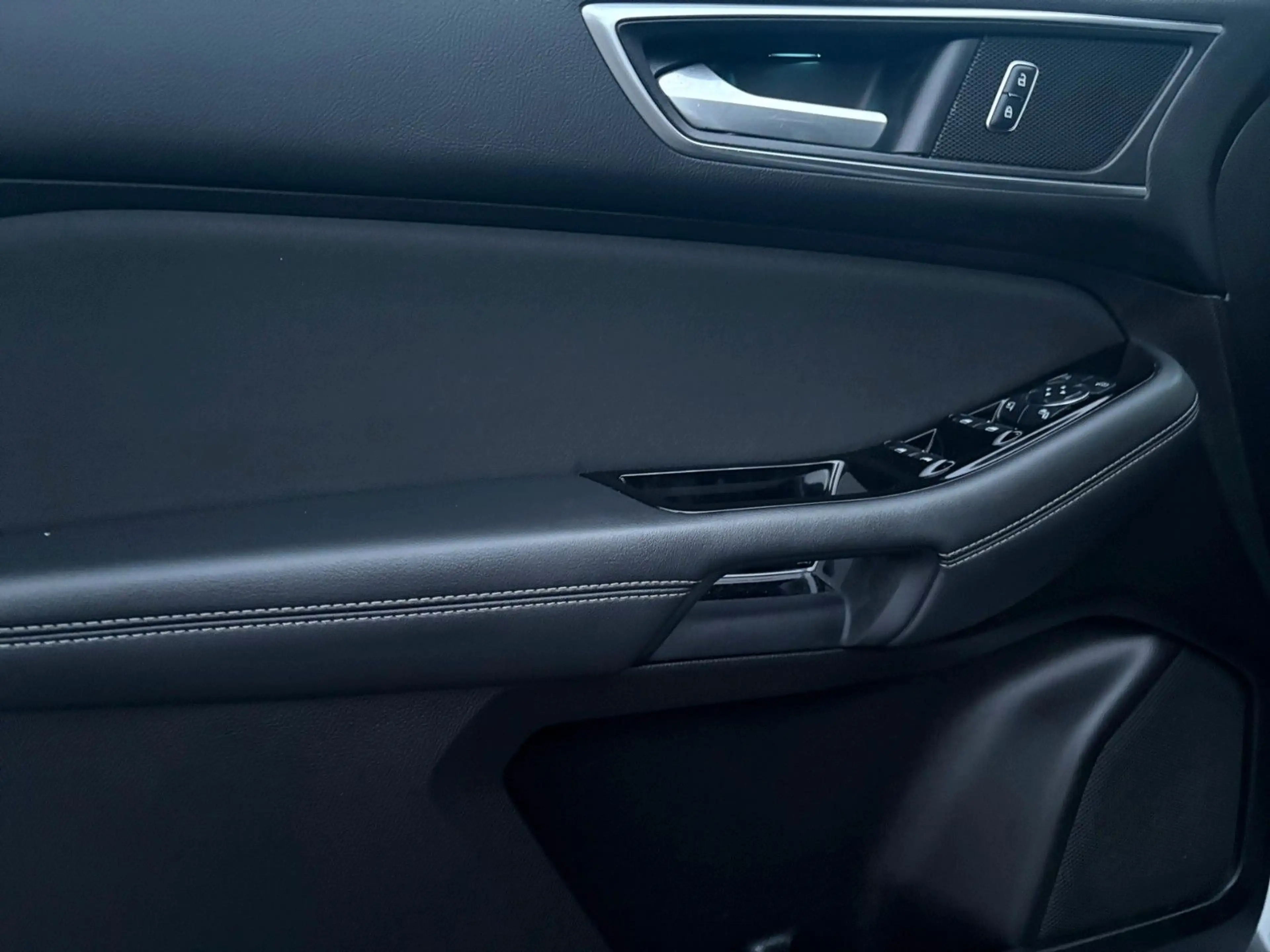Ford Galaxy Titanium *7-Sitzer* Navi*PDC*SHZ*Carplay* — photo 11