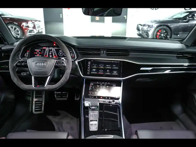 Audi RS6 Avant view 14