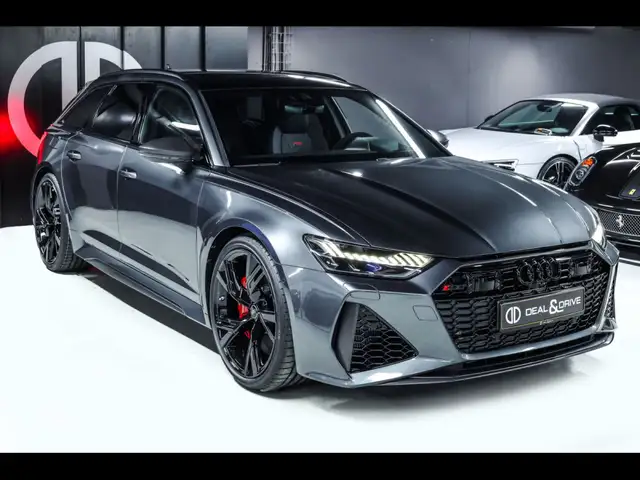 Audi RS6 Avant view 6