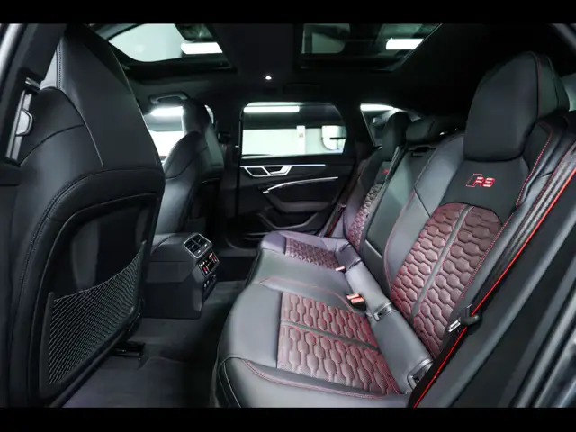 Audi RS6 Avant view 13