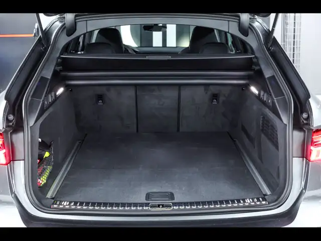 Audi RS6 Avant view 15