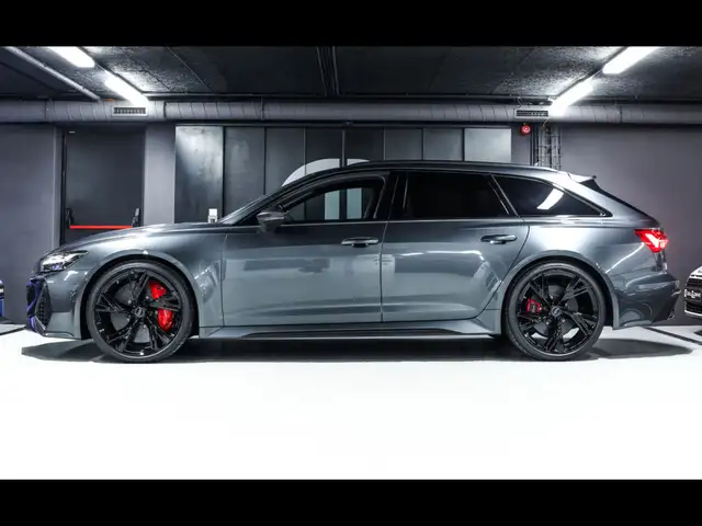 Audi RS6 Avant view 2
