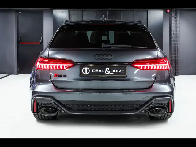 Audi RS6 Avant view 4