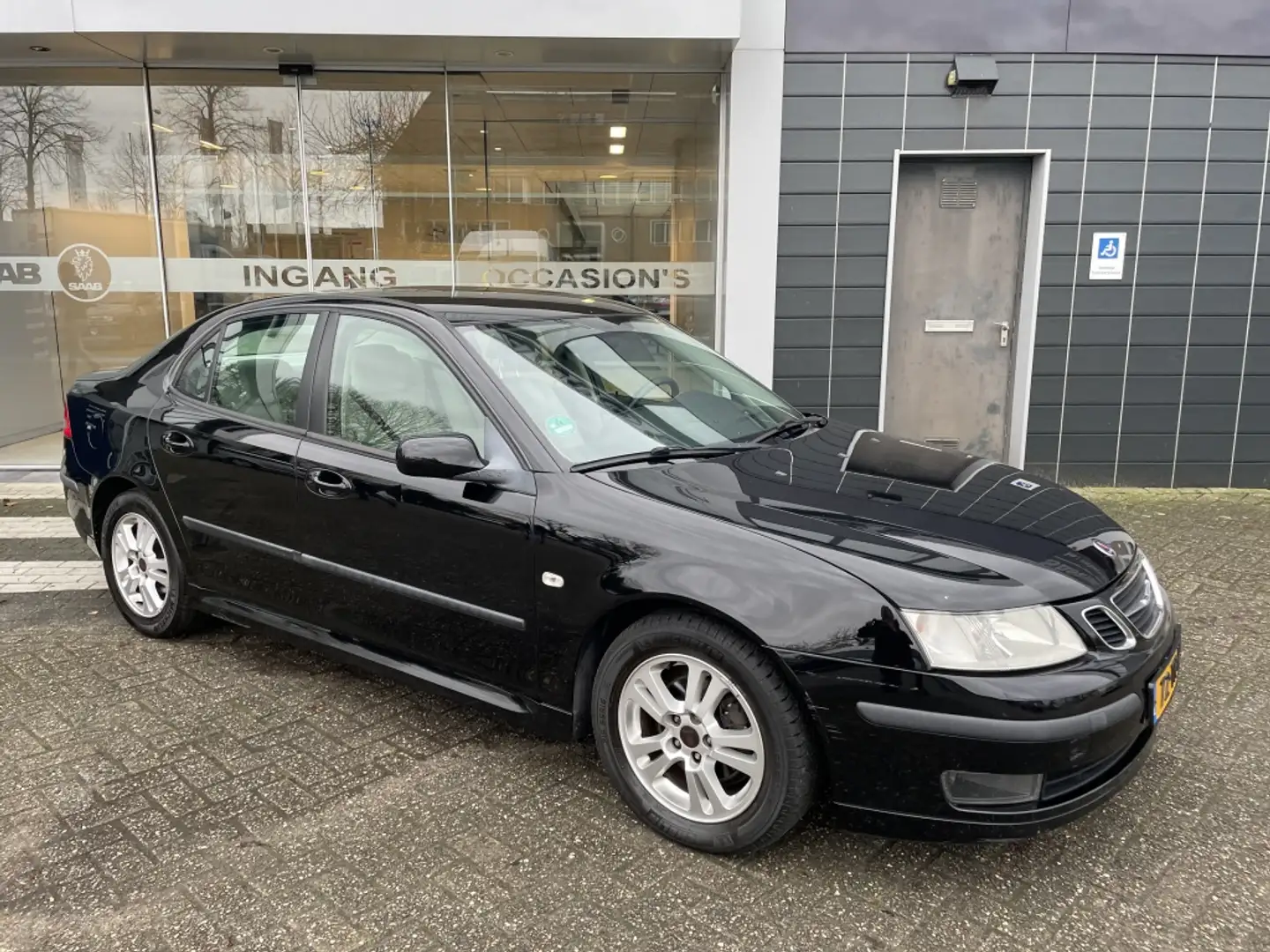 Saab 9-3 Sport Sedan 1.9 TiD 150pk Vector Schwarz - 2