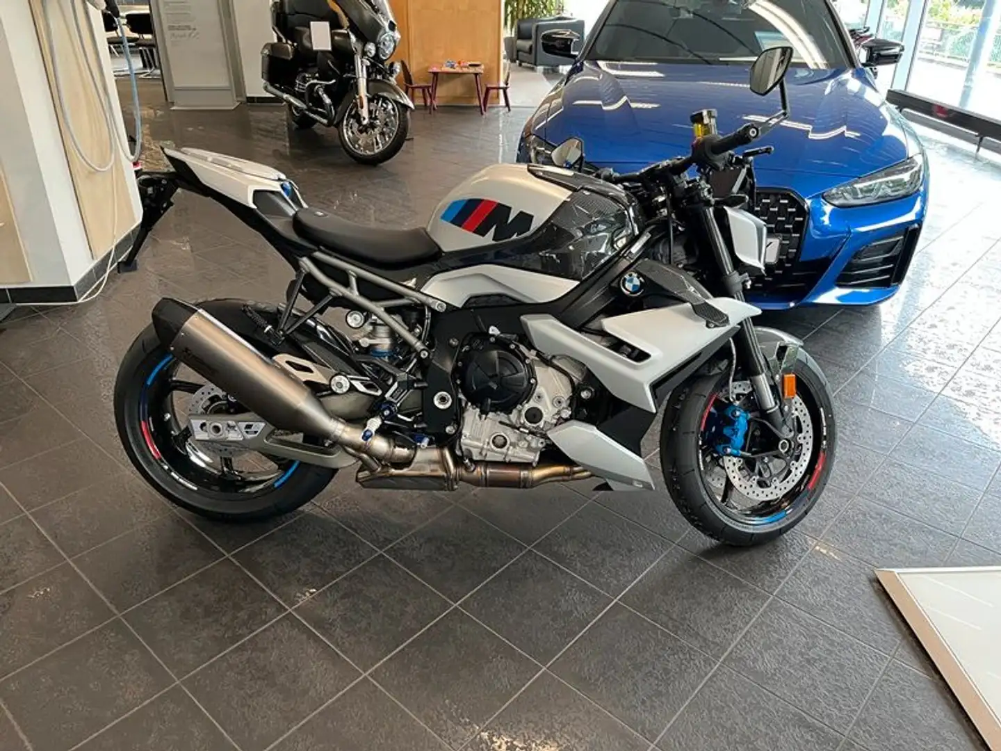 BMW M 1000 R M Competition sofort verfügbar Alb - 2