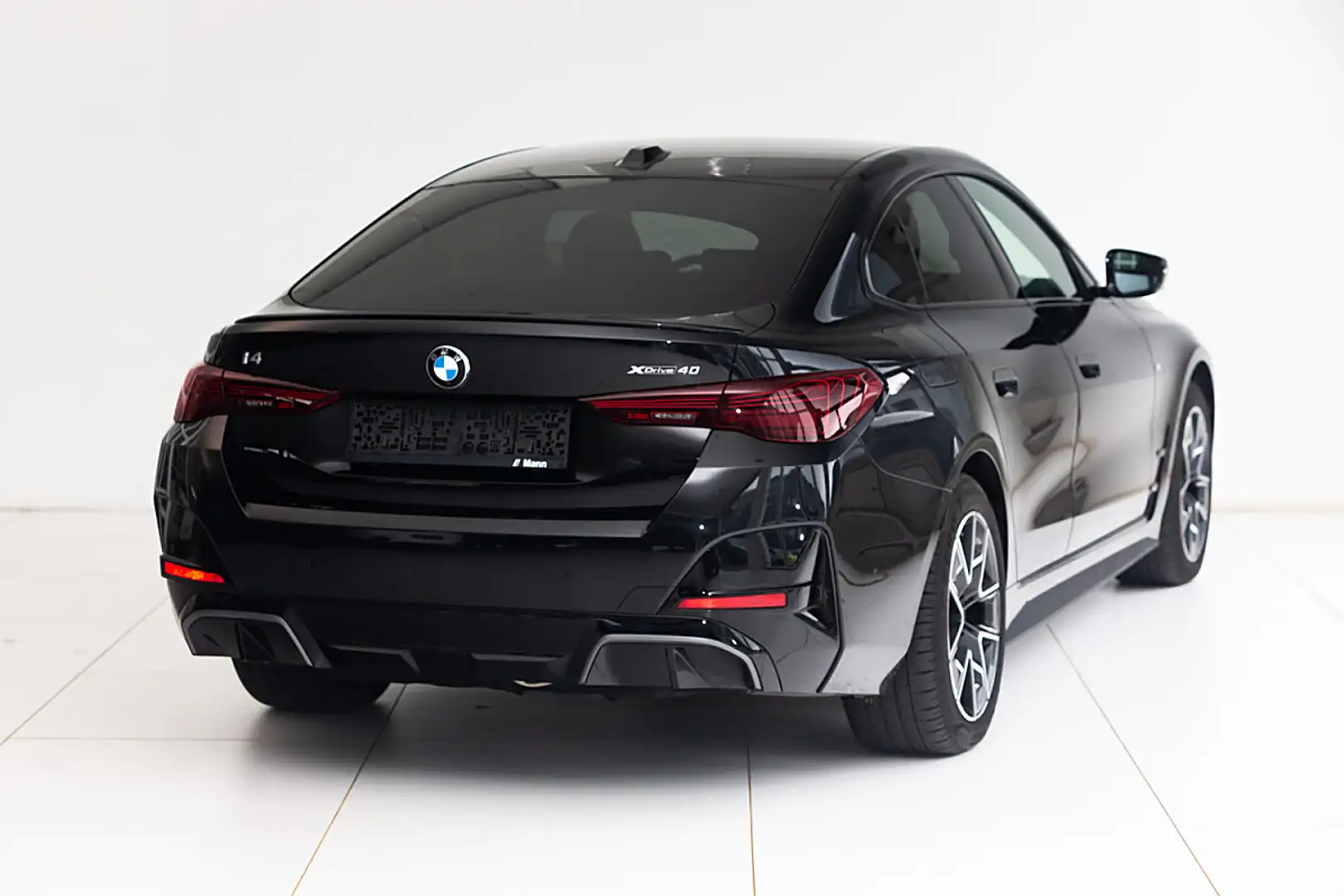 BMW i4 Gran Coupe - xDrive40 Schwarz - 2