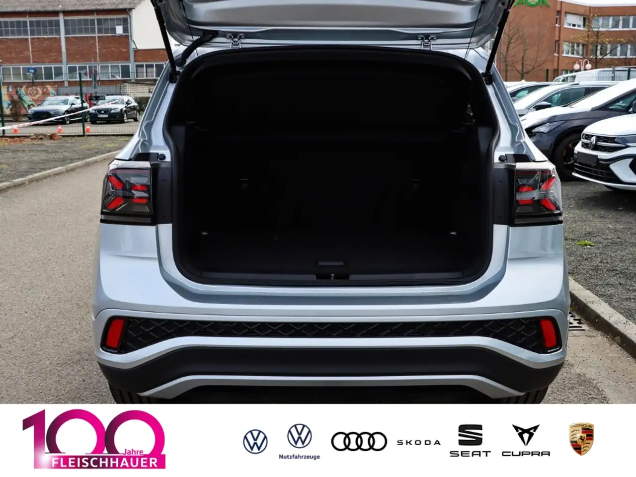 Volkswagen T-Cross R-Line 1.5 TSI DSG VK40.600,- EUR SHZ PDCv+h ACC 7