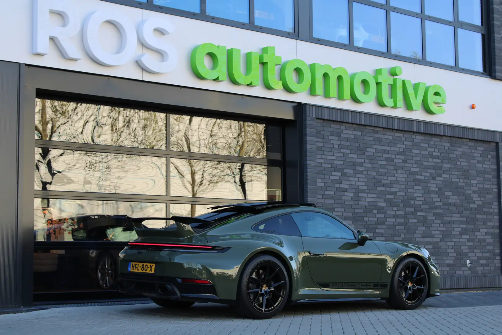 Porsche 992 3.0 Carrera | NAP | AEROKIT | SPORTUITLAAT | PANO Verde - 2