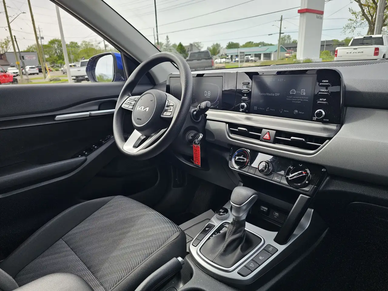 Kia Seltos снимка Kia Seltos