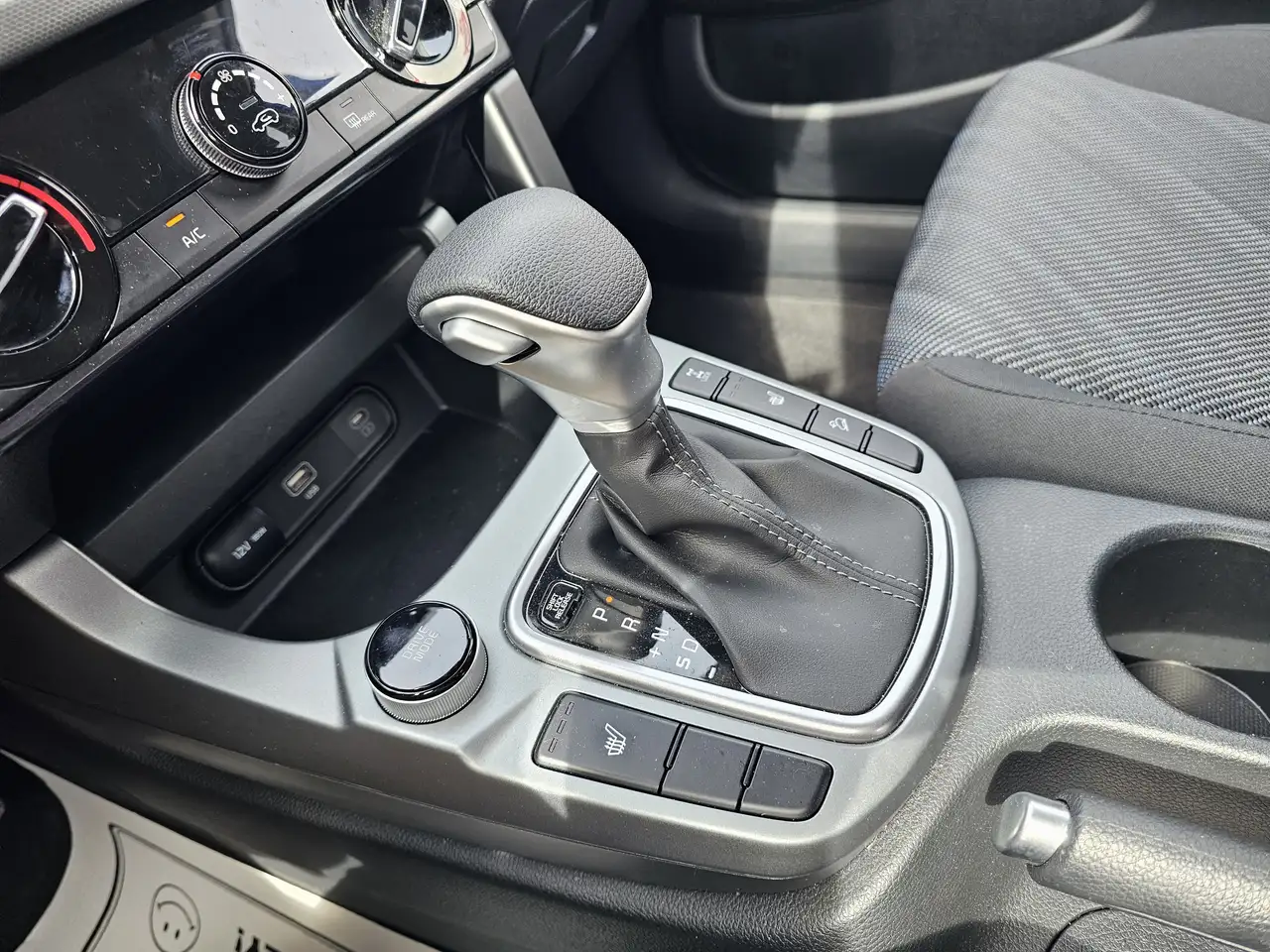 Kia Seltos снимка Kia Seltos