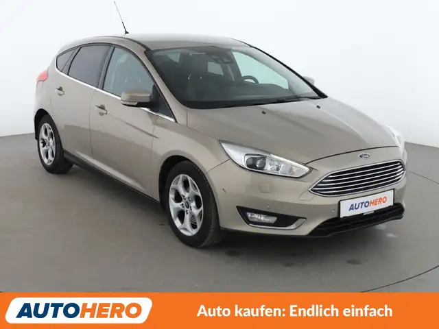 Ford Focus view 8