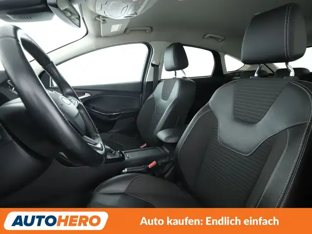 Ford Focus view 10