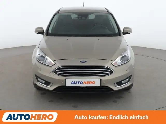 Ford Focus view 9