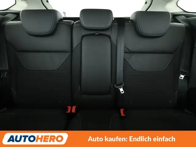 Ford Focus view 15