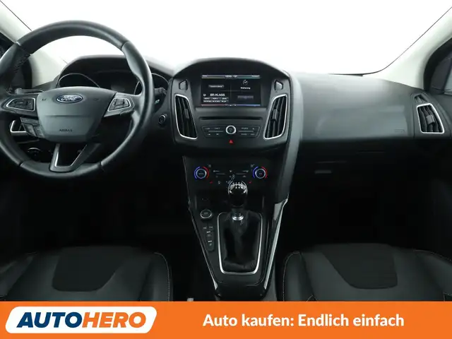 Ford Focus view 12
