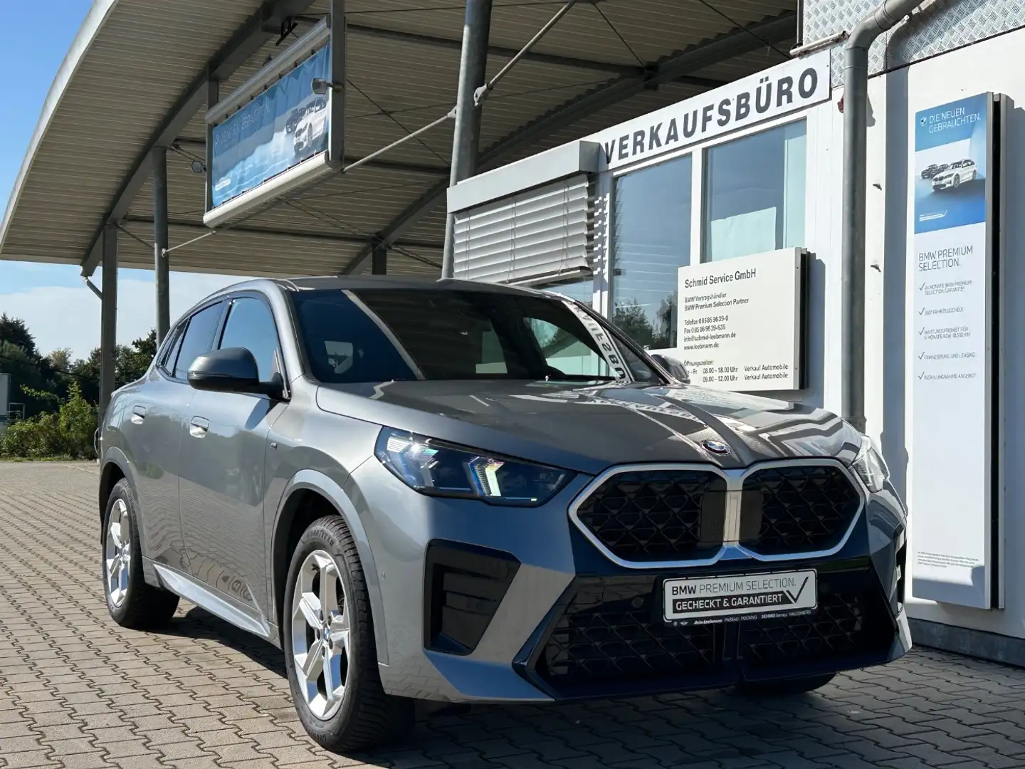BMW X2 X2 sDrive20i M-Sport AHK/ACC GARANTIE bis 12/29 Grau - 2