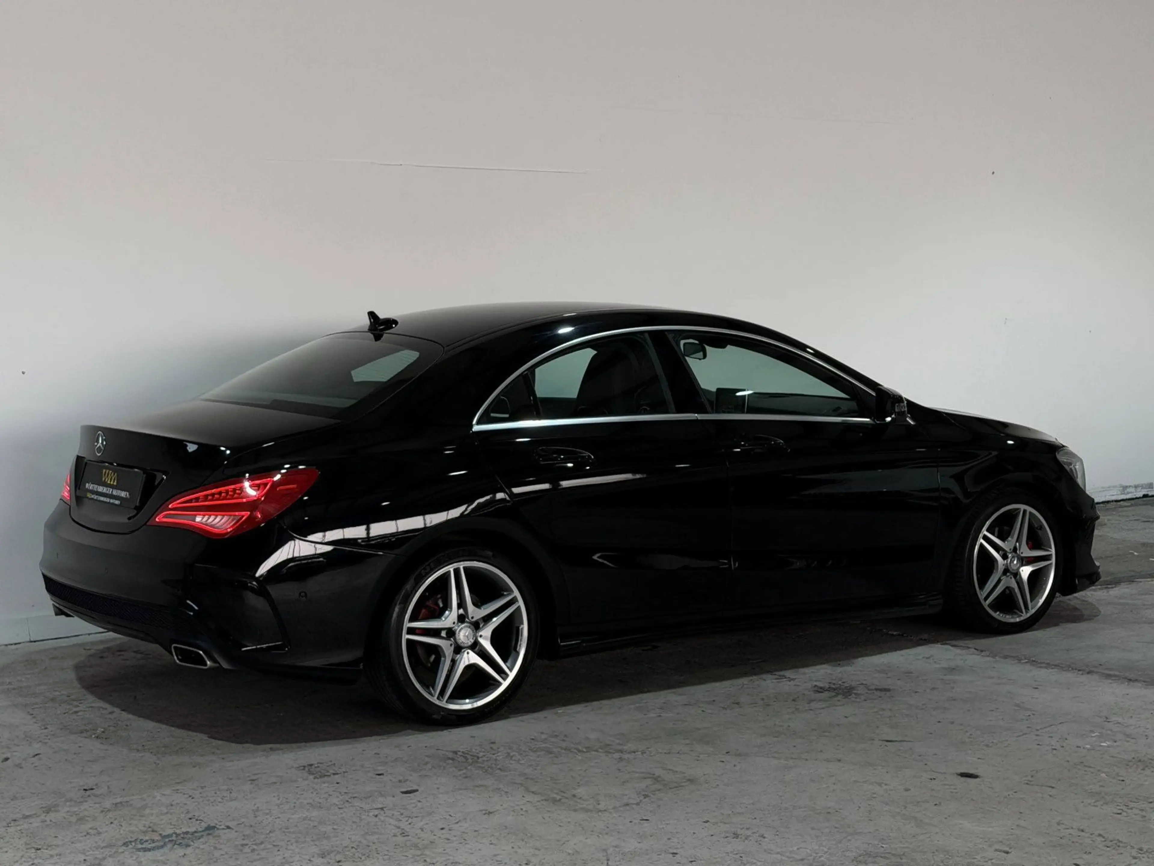 Mercedes-Benz CLA 180 Street Style*AMG-LINE*Bi-XENON*NAVI*LED* — photo 11