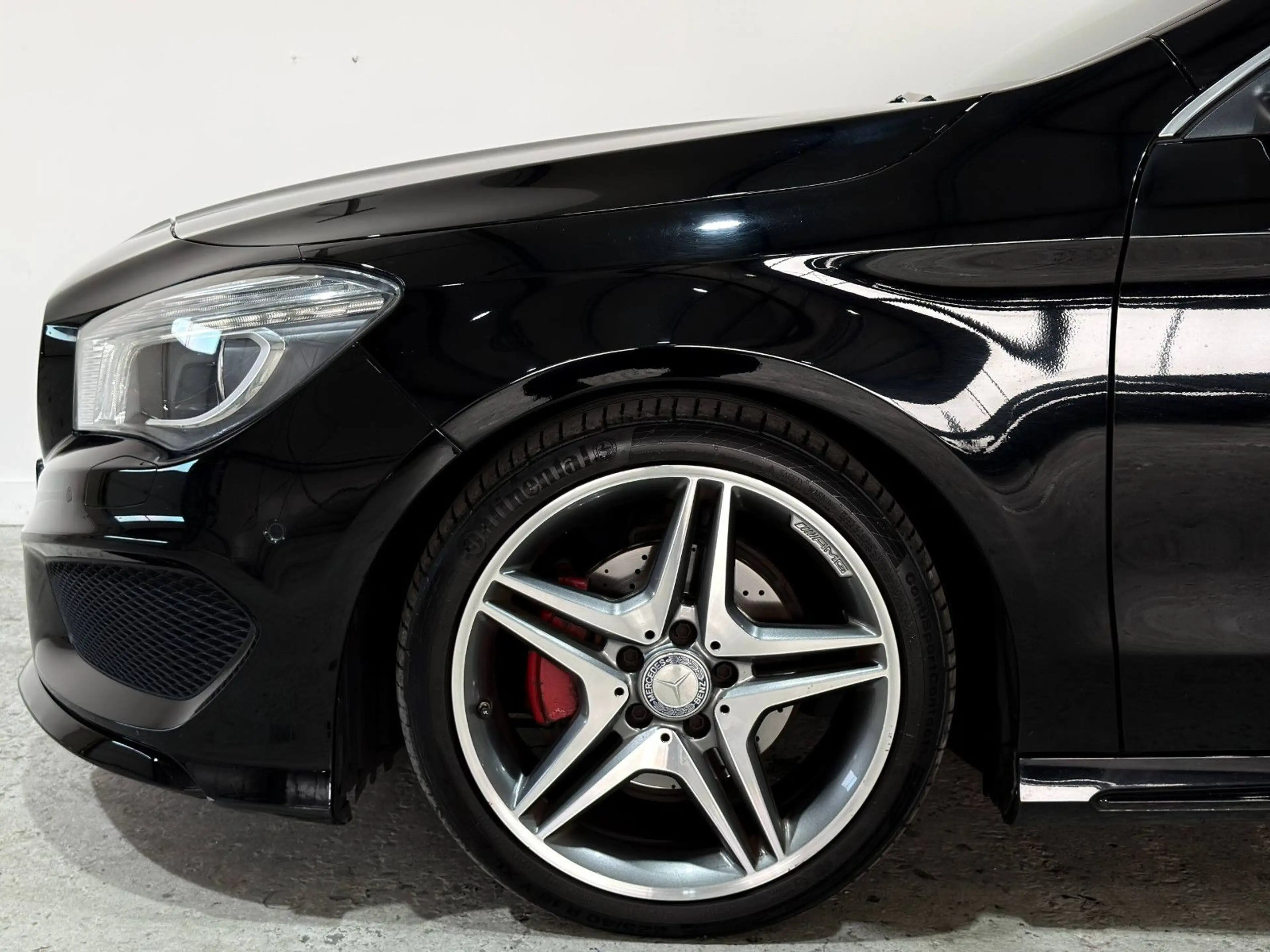 Mercedes-Benz CLA 180 Street Style*AMG-LINE*Bi-XENON*NAVI*LED* — photo 14