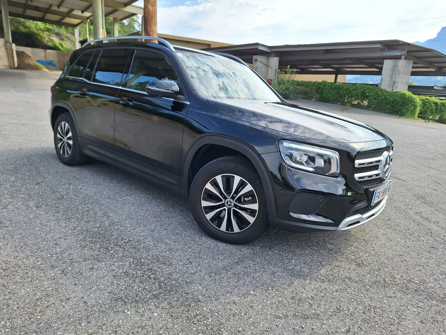 Mercedes-Benz GLB 200 GLB 200 d 4MATIC Aut. 360° Schwarz - 2