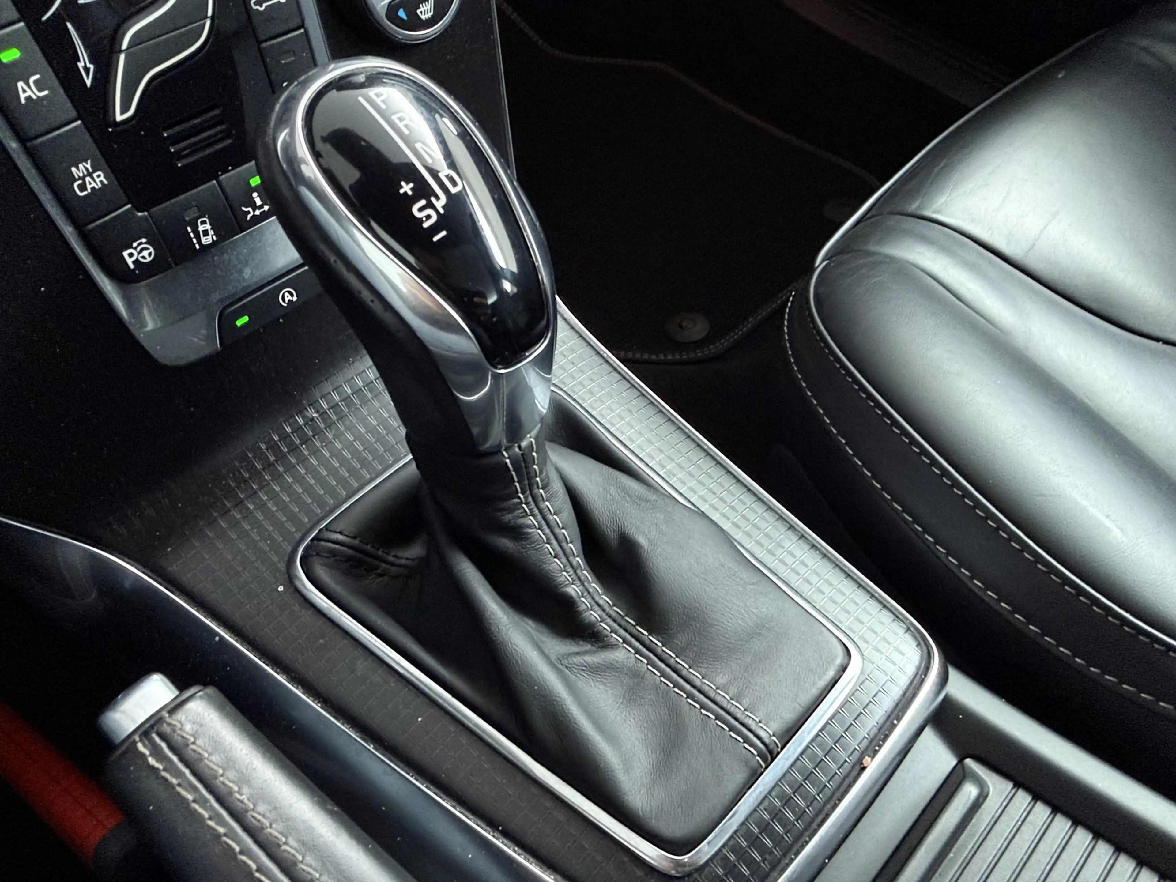 Volvo V40 1.5 T3 Polar+ Sport Automaat ACC | Panodak | Leder — photo 24