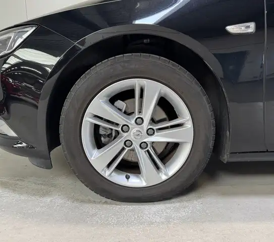 Opel Insignia view 7