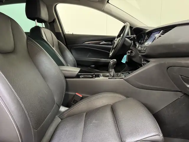 Opel Insignia view 2