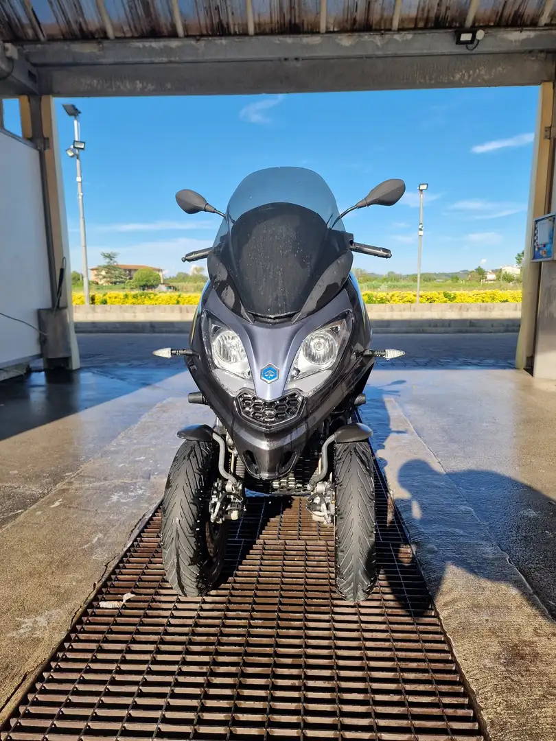 Piaggio MP3 300 hpe Černá - 2