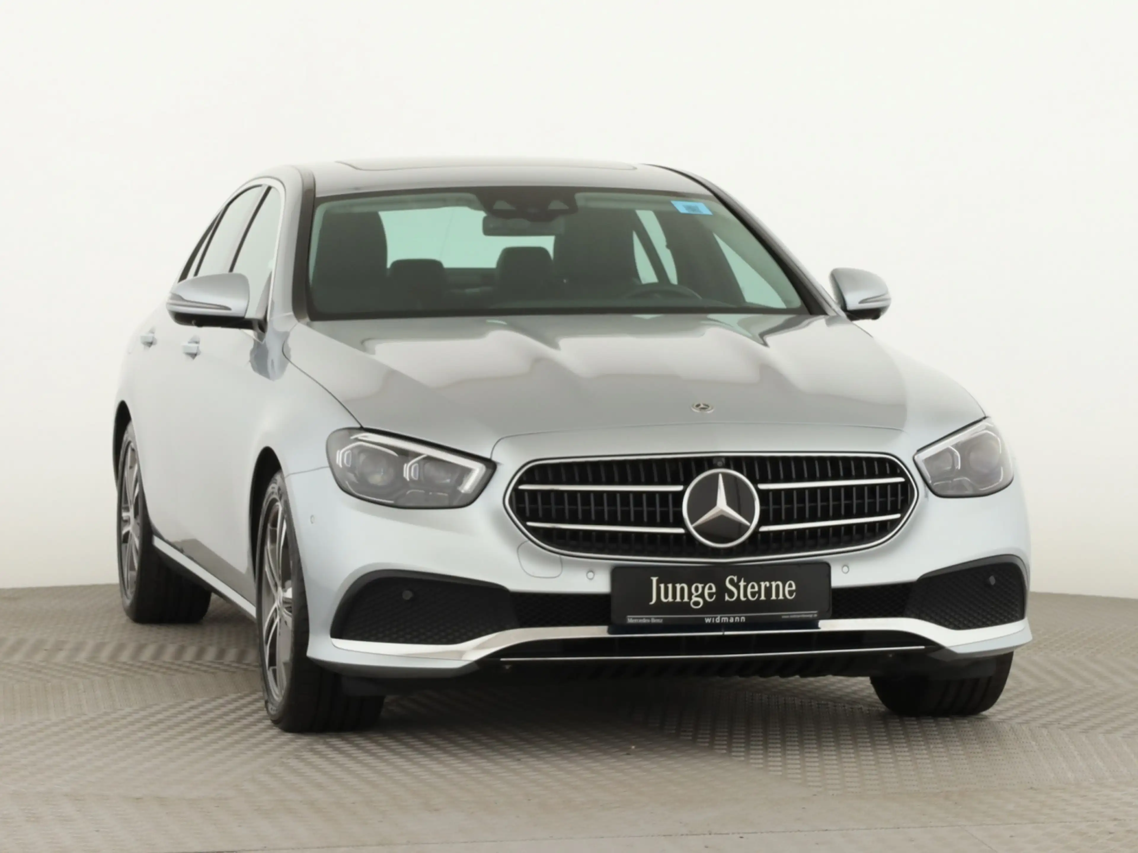 Mercedes-Benz E 450 4M AHK*Multibeam*SDach*HUD*Memory*Airmatic — photo 3