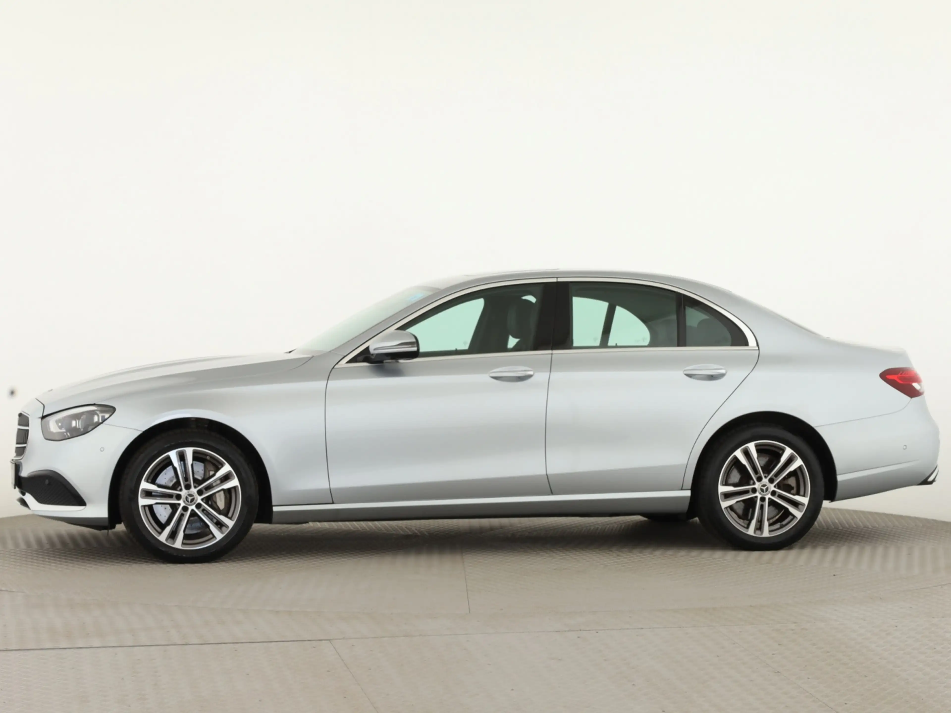 Mercedes-Benz E 450 4M AHK*Multibeam*SDach*HUD*Memory*Airmatic — photo 7