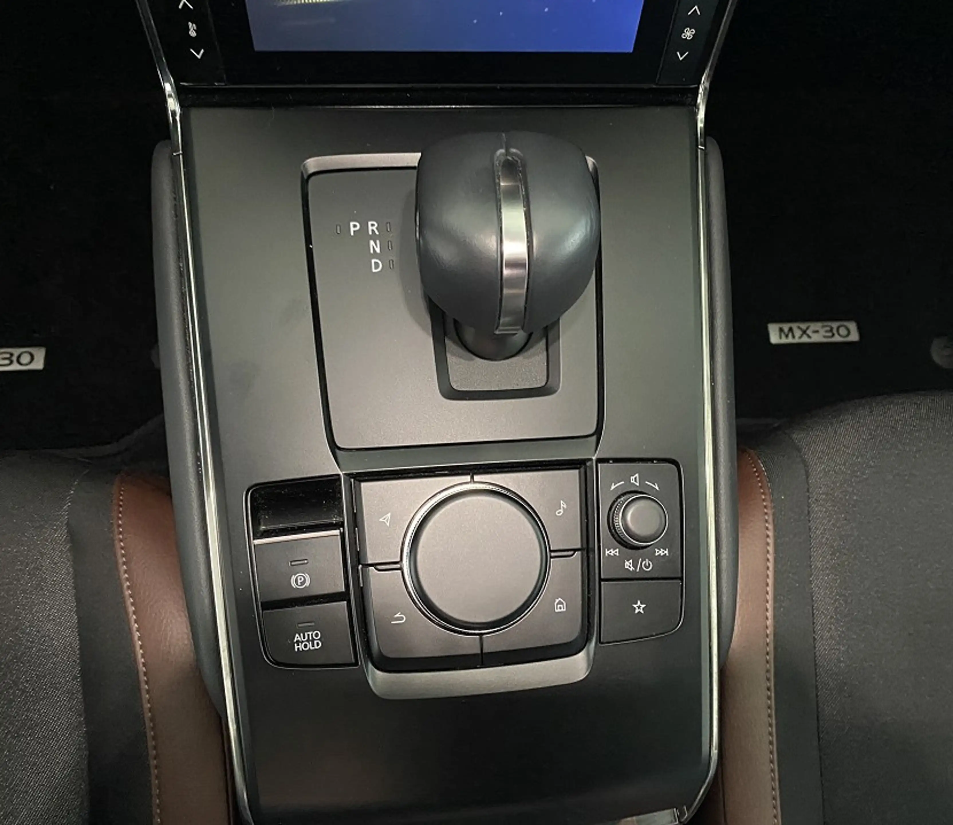 Mazda MX-30 EV Makoto Matrix, 360° — photo 9