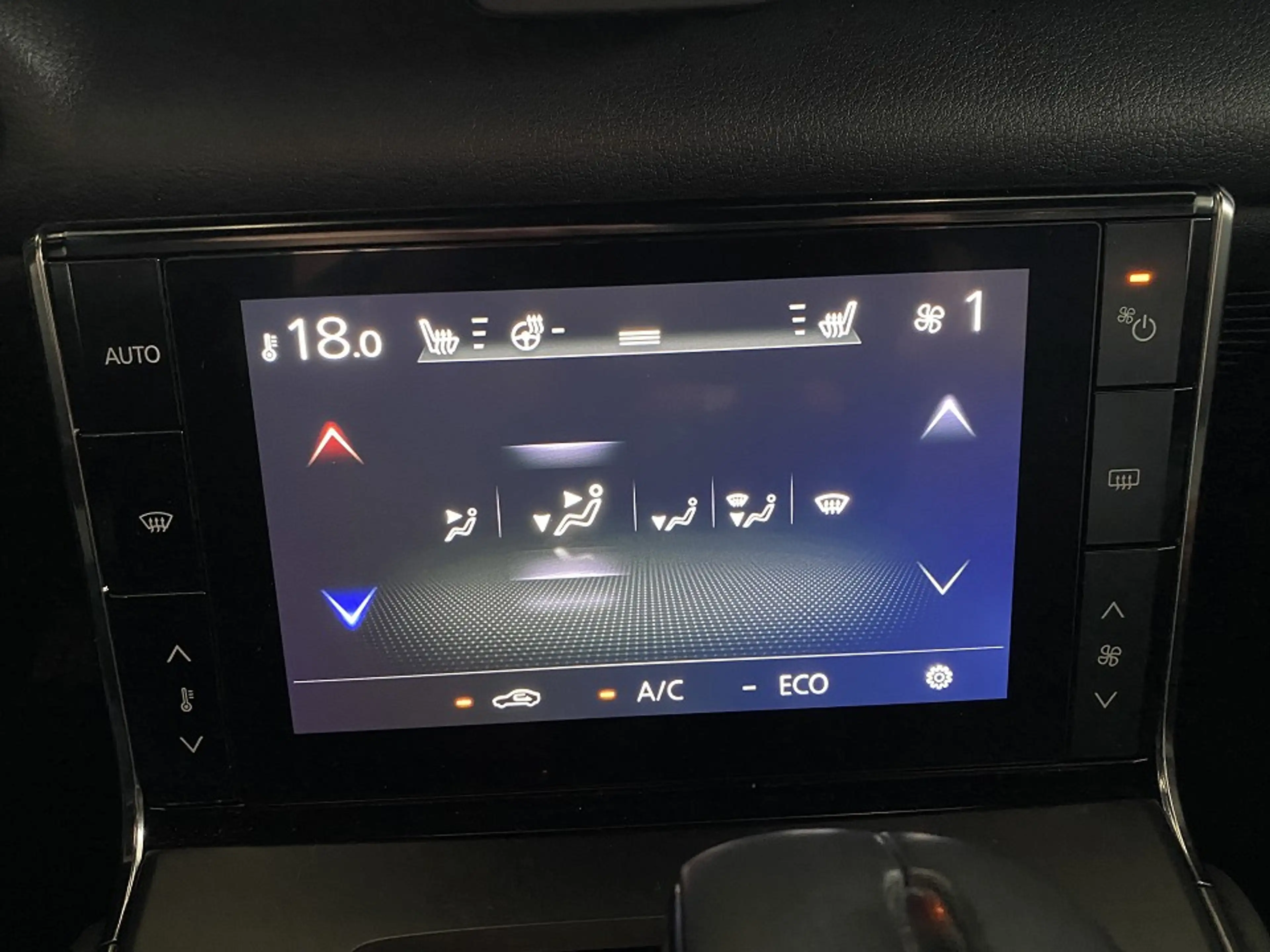 Mazda MX-30 EV Makoto Matrix, 360° — photo 10