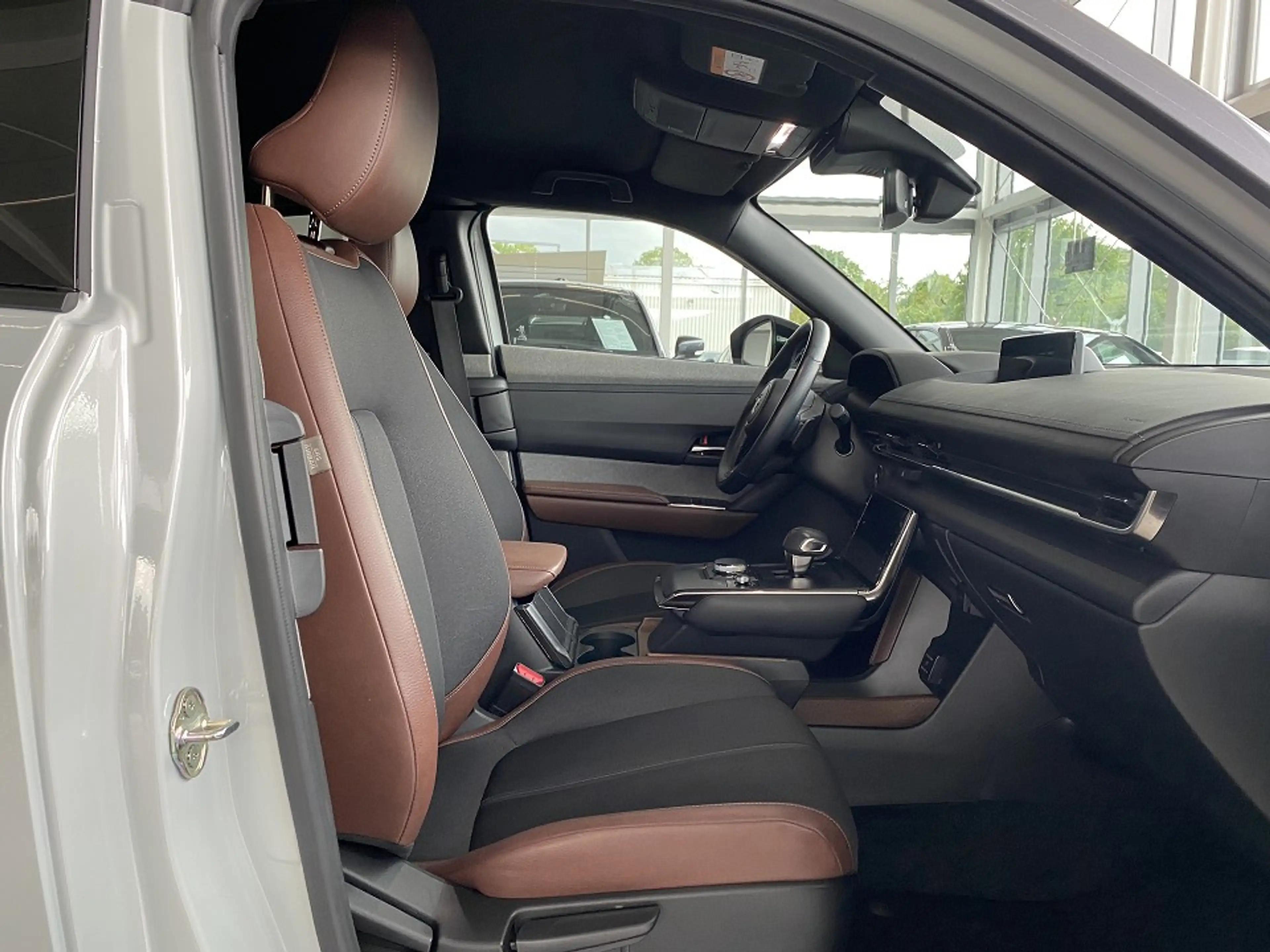 Mazda MX-30 EV Makoto Matrix, 360° — photo 5