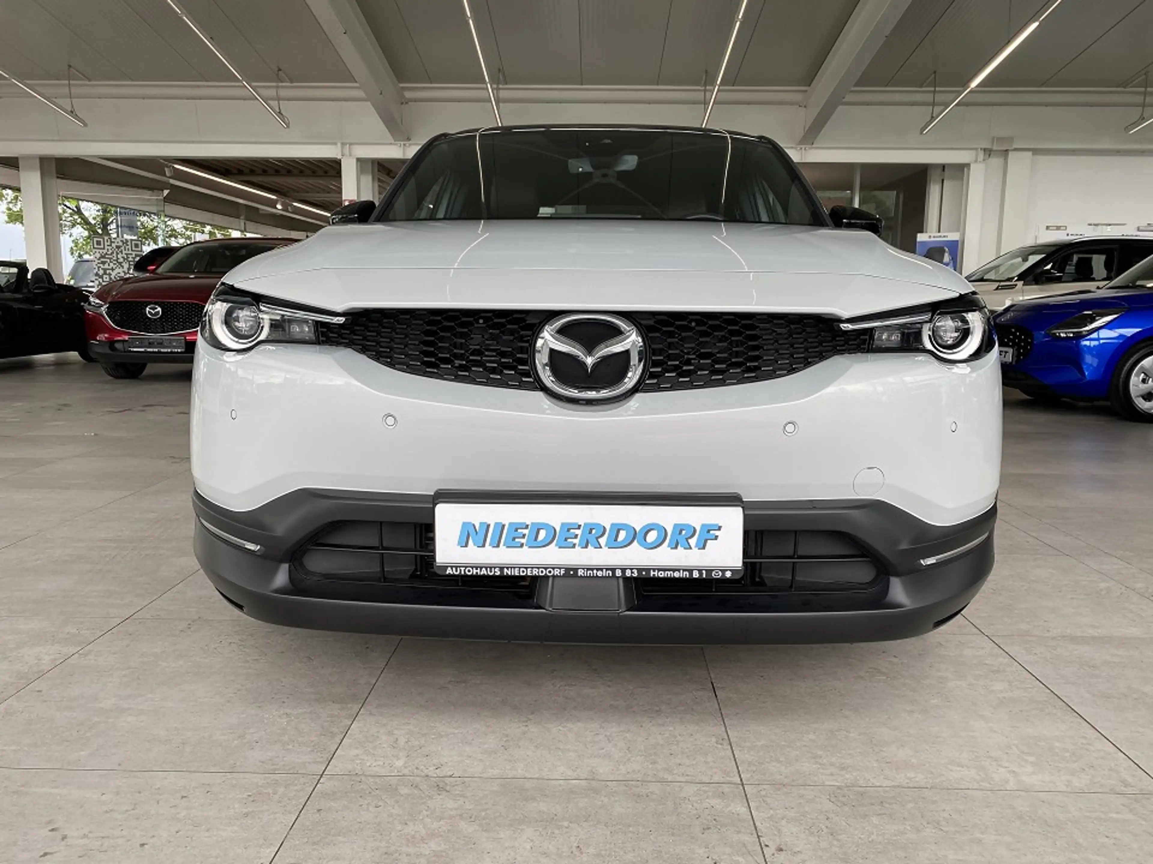Mazda MX-30 EV Makoto Matrix, 360° — photo 14