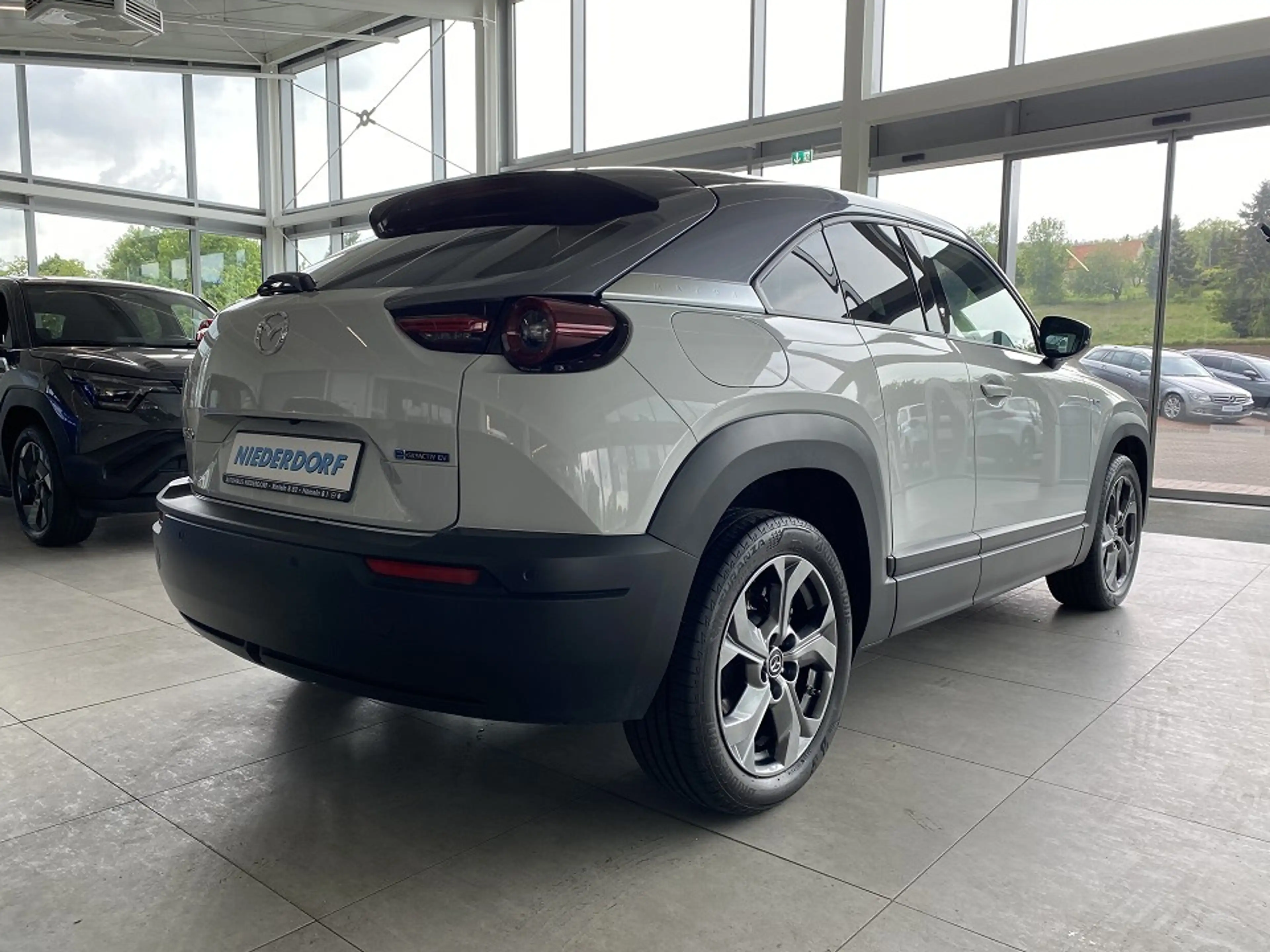 Mazda MX-30 EV Makoto Matrix, 360° — photo 2