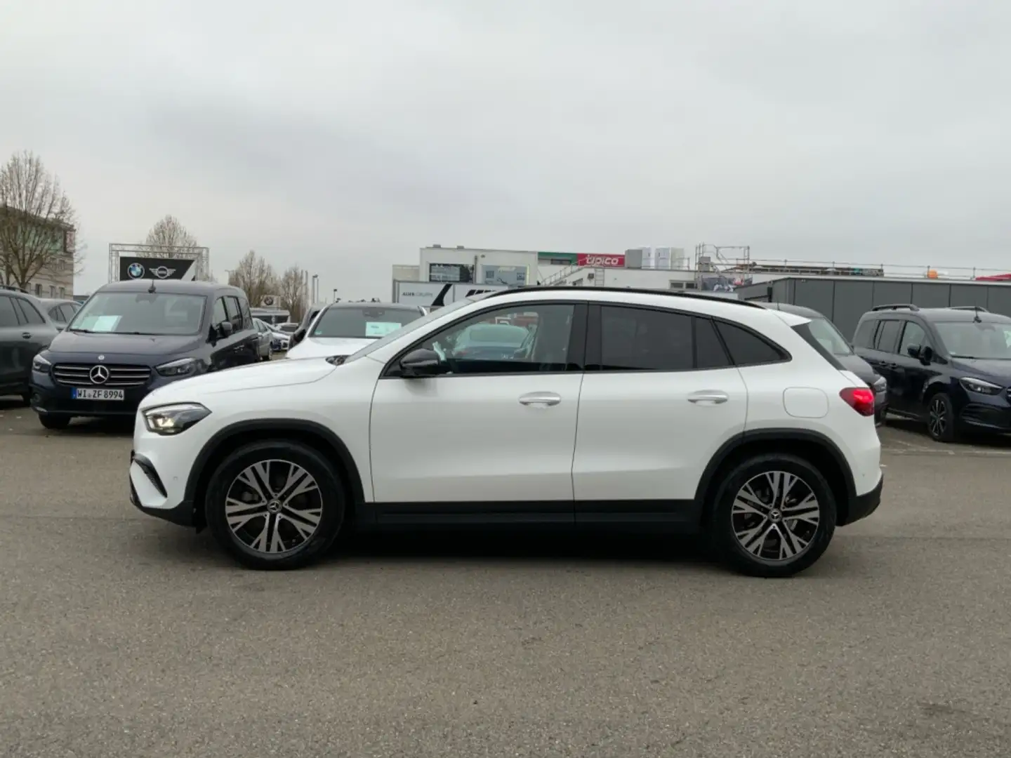 Mercedes-Benz GLA 200 d PROGRESSIVE+AMBIENTE+DISTRO+MULTIBEAM Weiß - 2