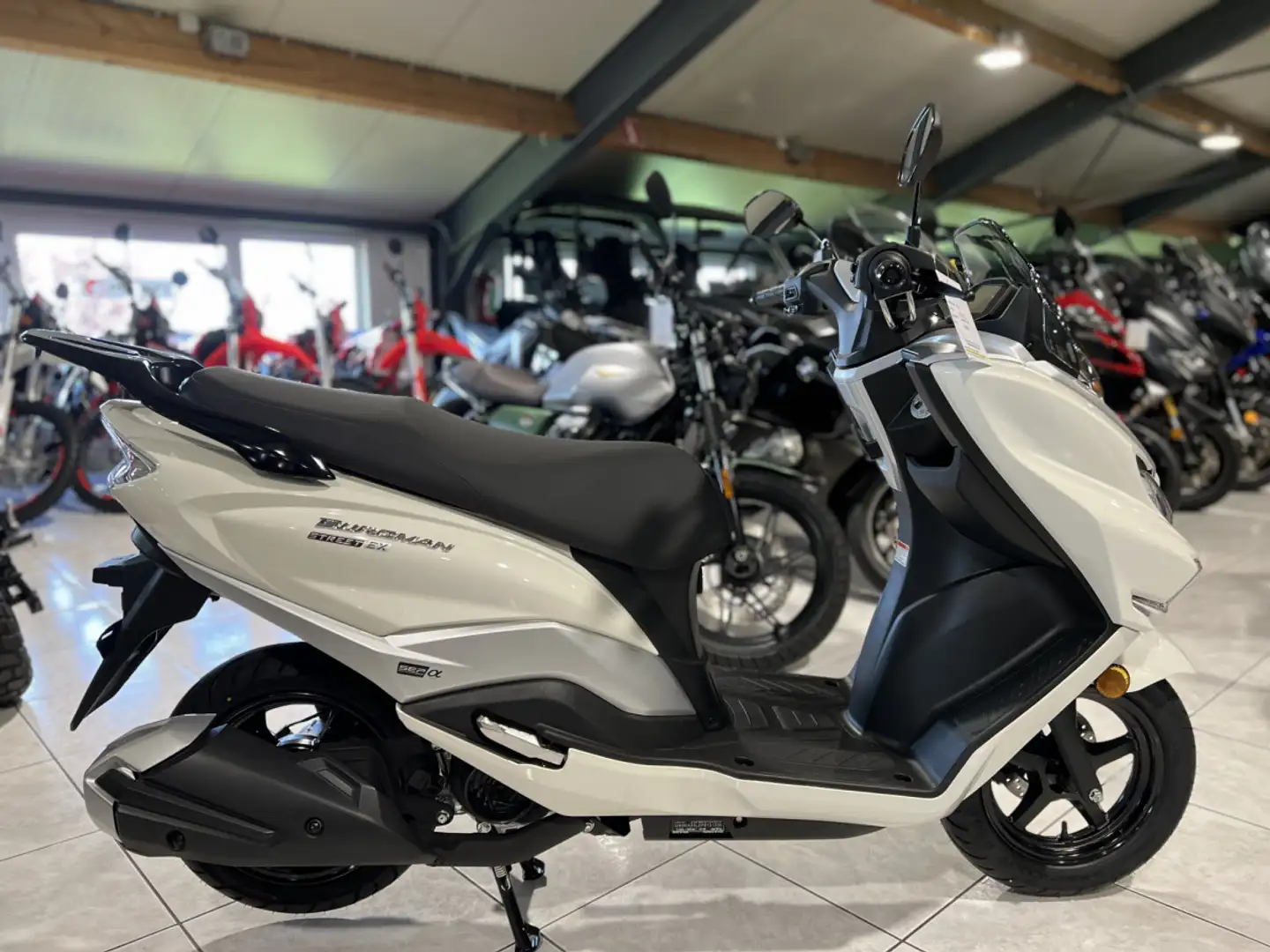 Suzuki Burgman 125 125 Blanc - 1