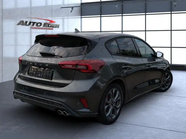 Ford Focus view 3