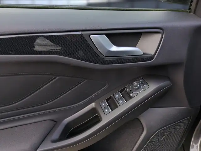 Ford Focus view 7