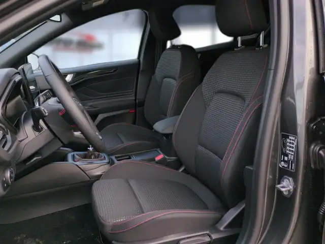Ford Focus view 5