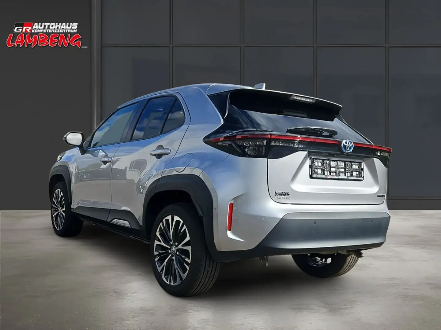 Toyota Yaris Cross Hybrid 1.5 VVT-i Elegant Silber - 2