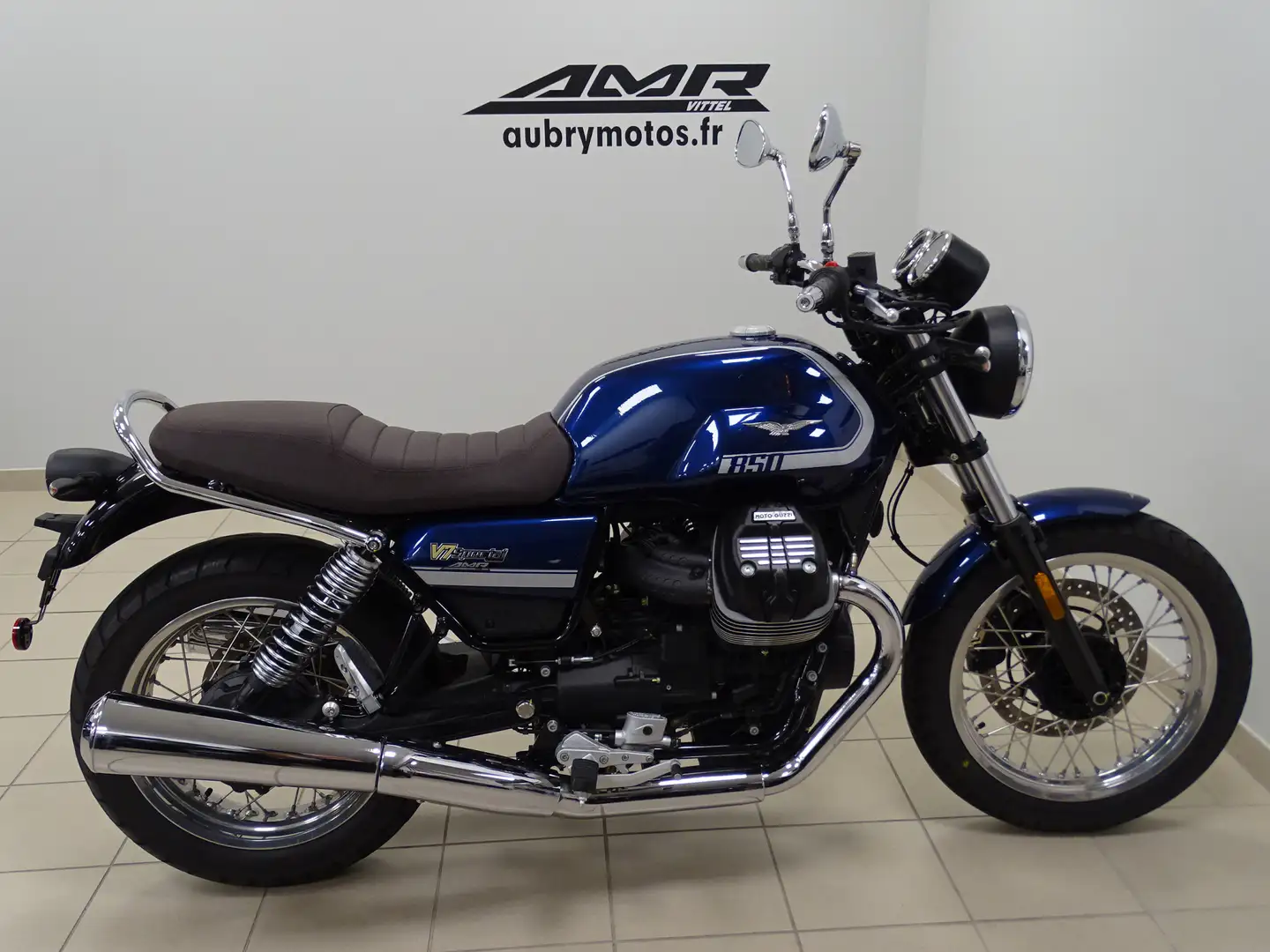 Moto Guzzi V 7 Bleu - 2