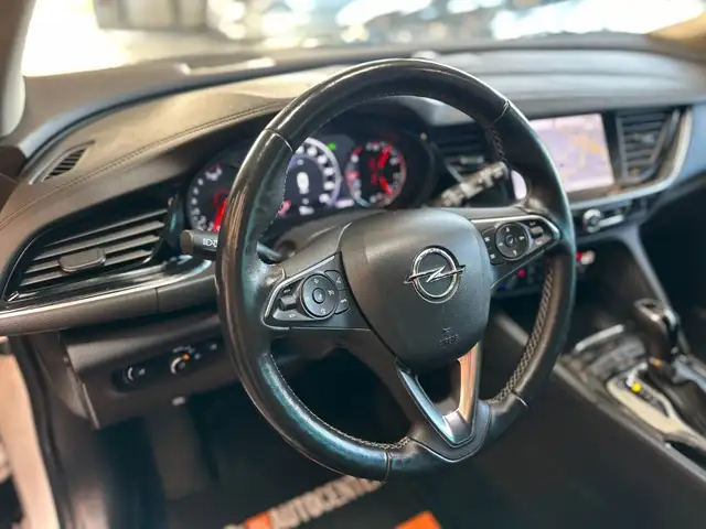 Opel Insignia view 9