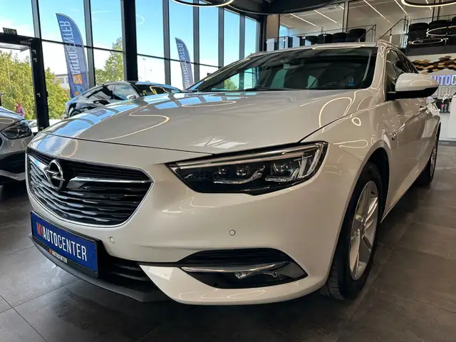Opel Insignia view 4