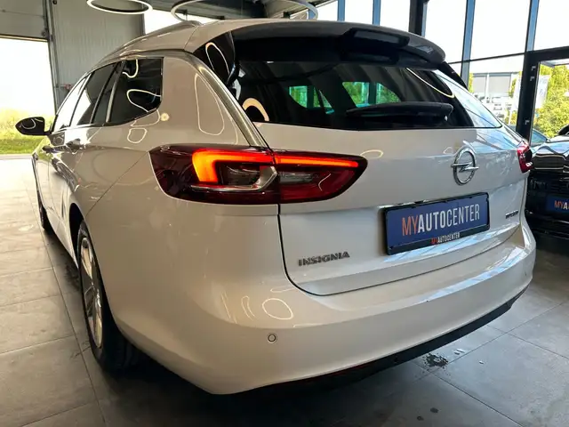 Opel Insignia view 5