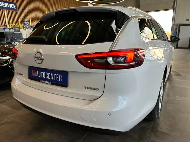 Opel Insignia view 2