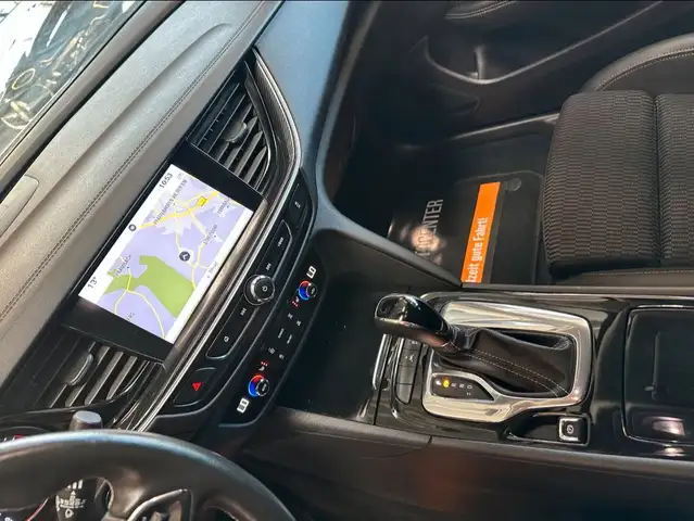 Opel Insignia view 12