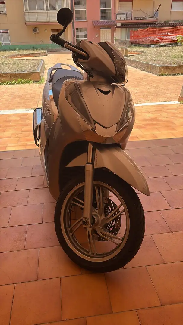 Honda SH 300 abs - 1
