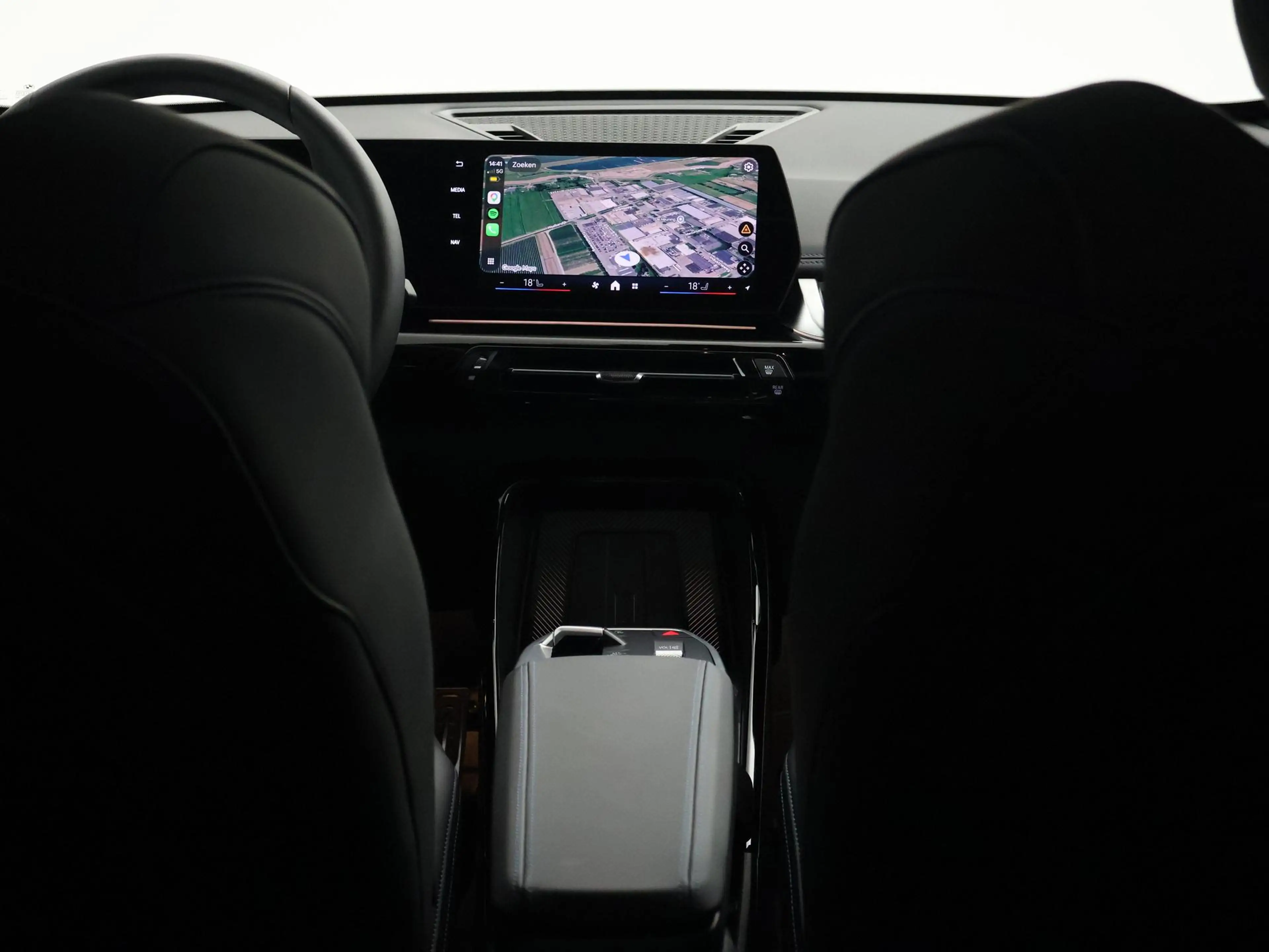 BMW iX1 eDrive20 67 kWh M-SPORT *46 KM NIEUW* + PANORAMA | — photo 29