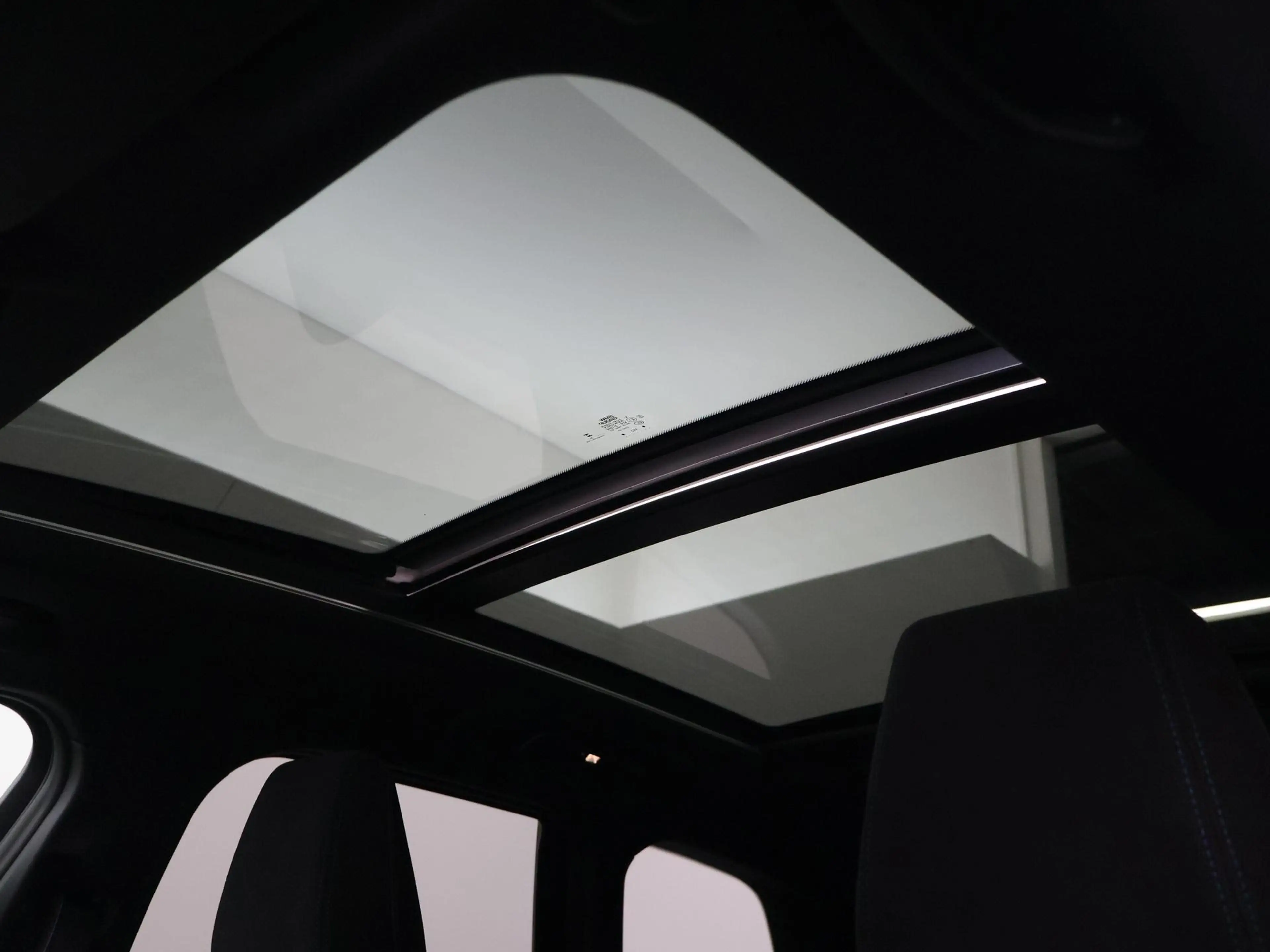 BMW iX1 eDrive20 67 kWh M-SPORT *46 KM NIEUW* + PANORAMA | — photo 6