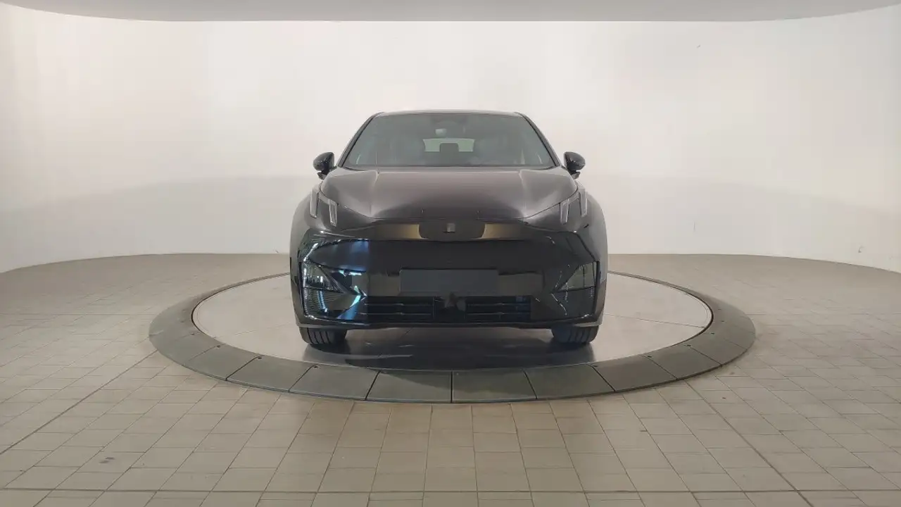 Lynk & Co 02